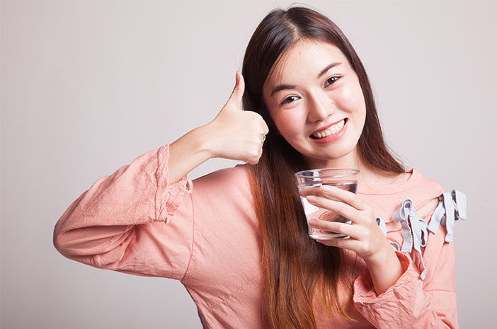 Kerap Minum Air Hangat, Adakah Manfaat untuk Kesihatan?