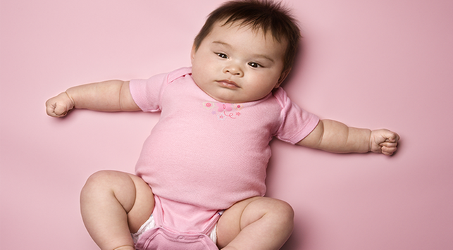 なぜ赤ちゃんは授乳中に乳首を噛むことが多いのですか？