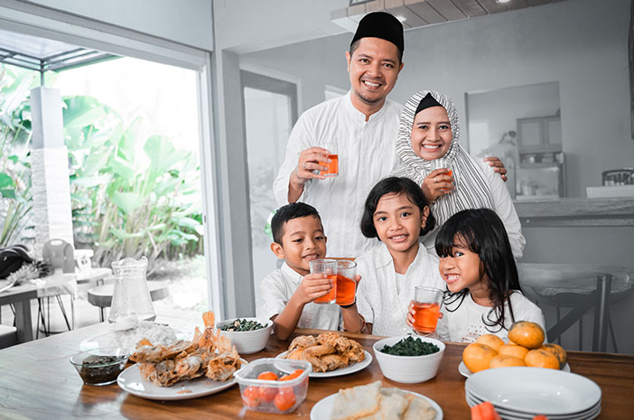 子供のために家族と一緒に食べることの重要性の5つの理由
