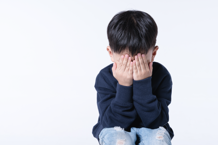 احذر من أعراض إساءة معاملة الأطفال العاطفية عند الأطفال